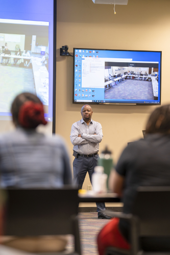 Melvyn holding a training class with Memphis Allies team